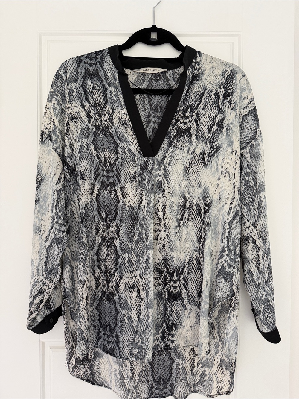 Zara Black & White Snake-Print V-Neck Blouse Tunic